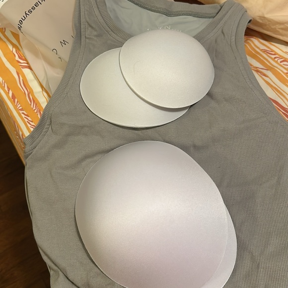 KLASSY NETWORK - Razor Back Crop Stone Color Large - Picture 2 of 5